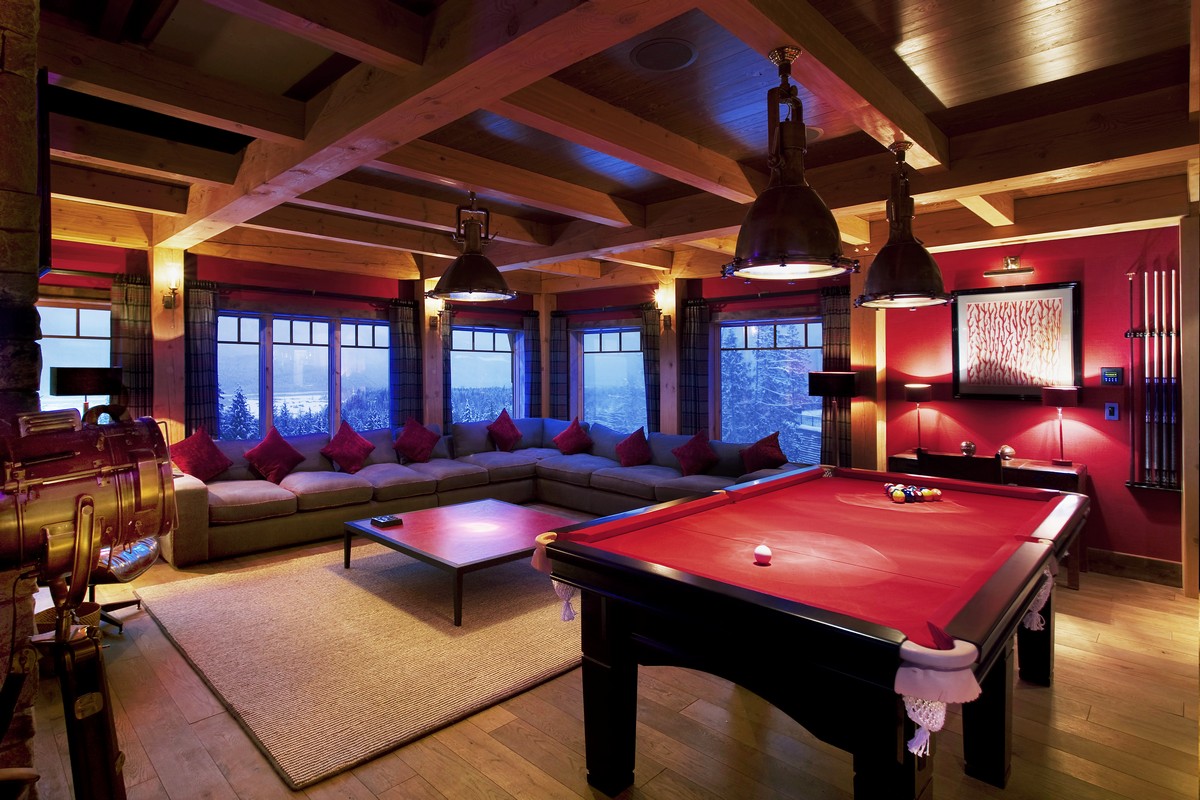 The Top 5 Heli Ski Lodges in the World