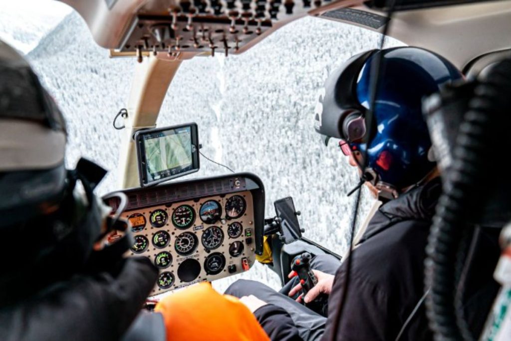 helicopter-skiing-helicopter-interior-min